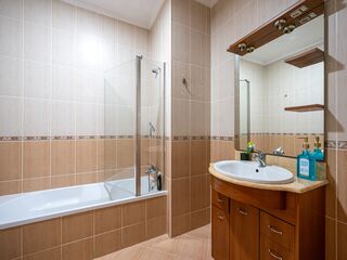 gyd5ms82kbw3shohba51vi.jpg