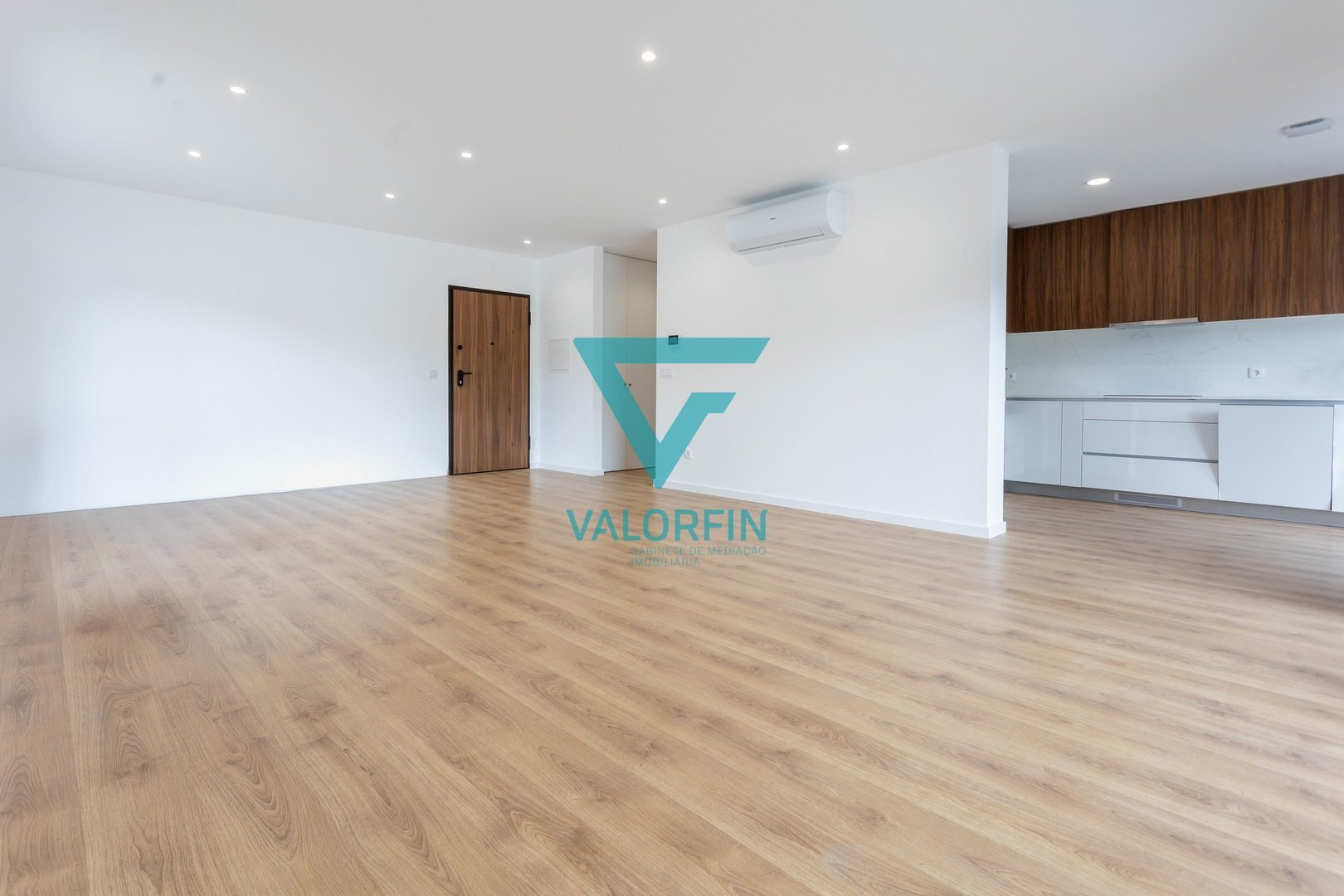 p1cbrzebcmiz8fie8c79p.jpg