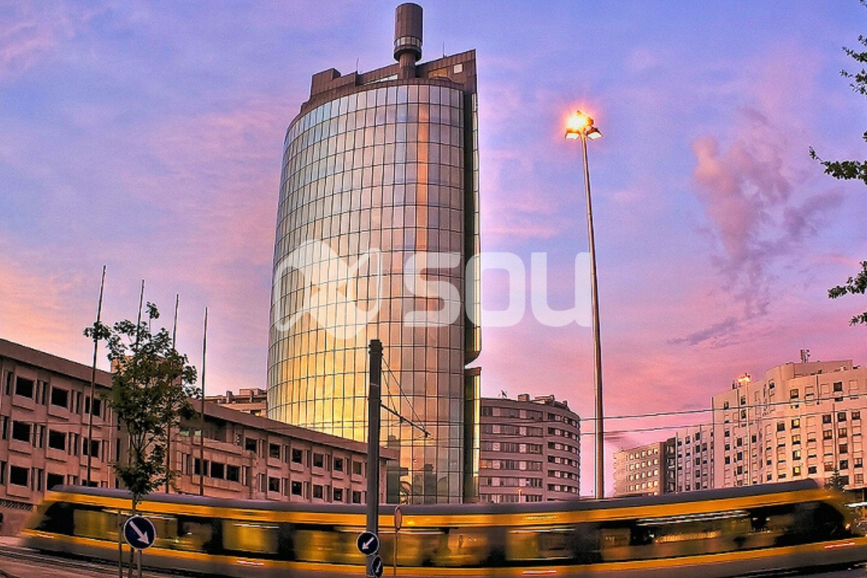 https://images.crm360.pt/imoveis/35v8q1/foto_marca_agua/scwu2yrnkgmrapqxj1royh.jpg