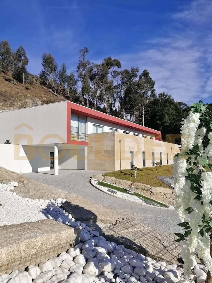 Casa independiente T4