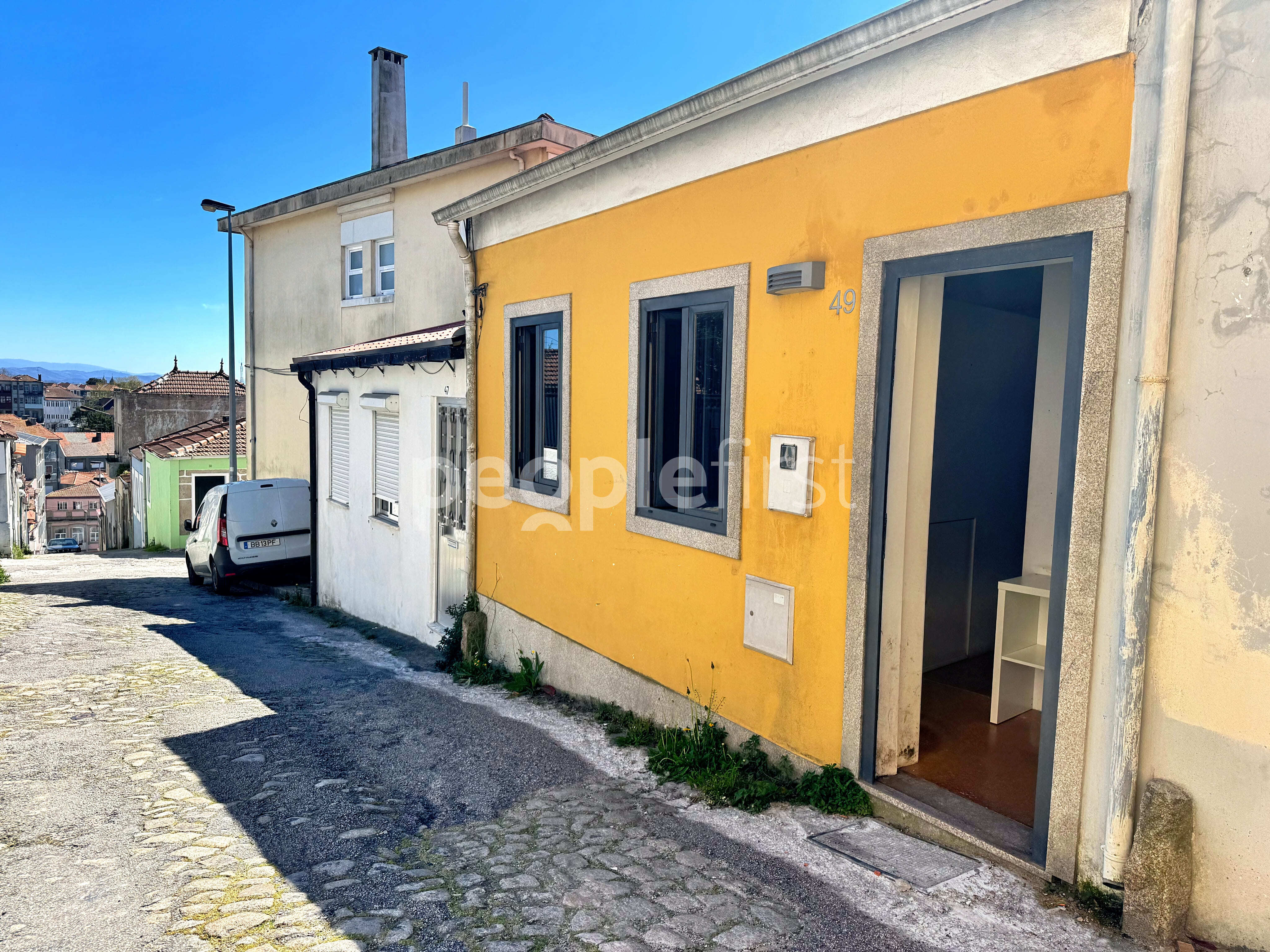 https://images.crm360.pt/imoveis/3d99z8/foto_marca_agua/tvgcjkmc1zf6i4vxur3v3.jpg