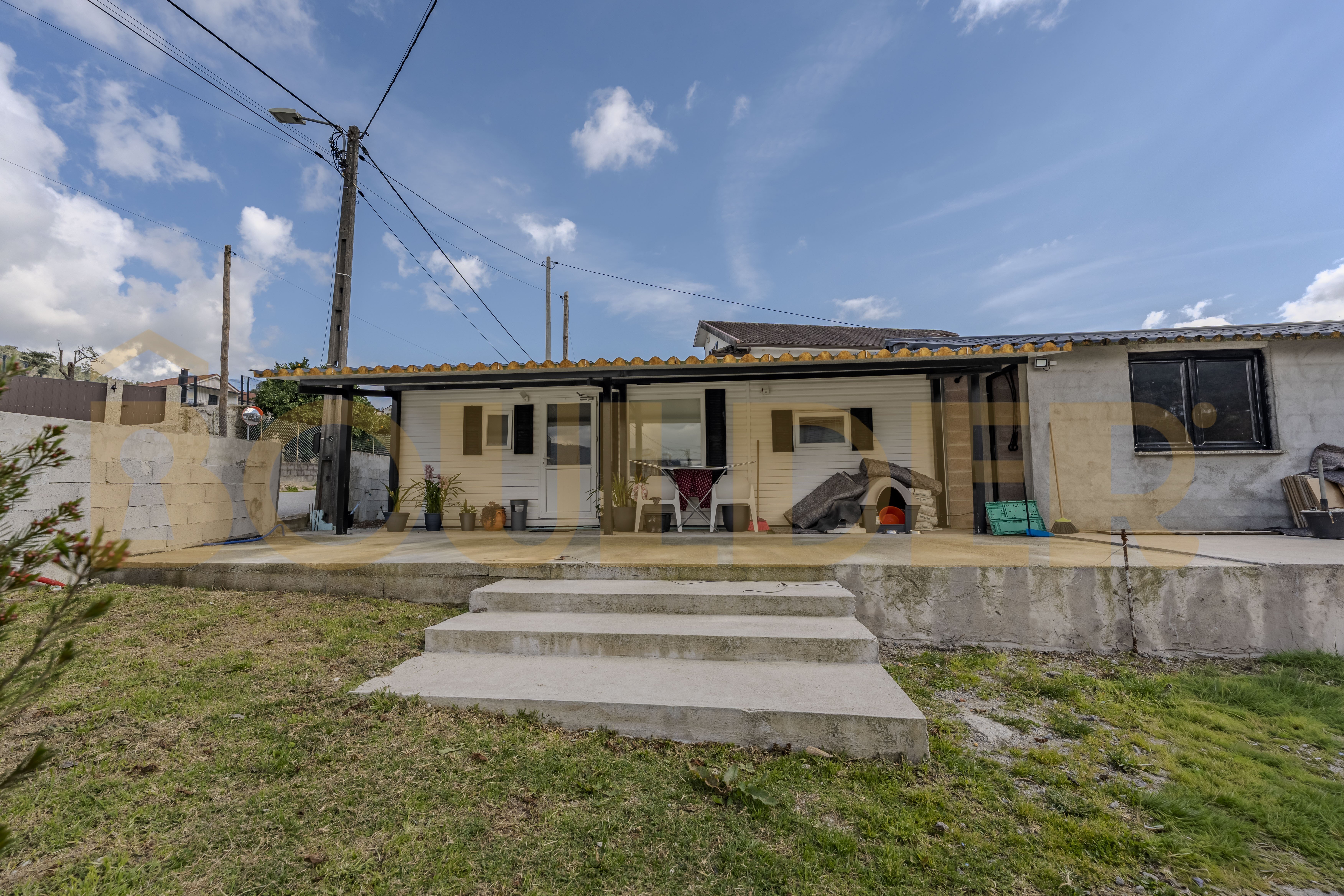 Casa independiente T1 + 1