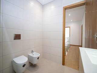 94yi6tmcaonou931sh2198.jpg