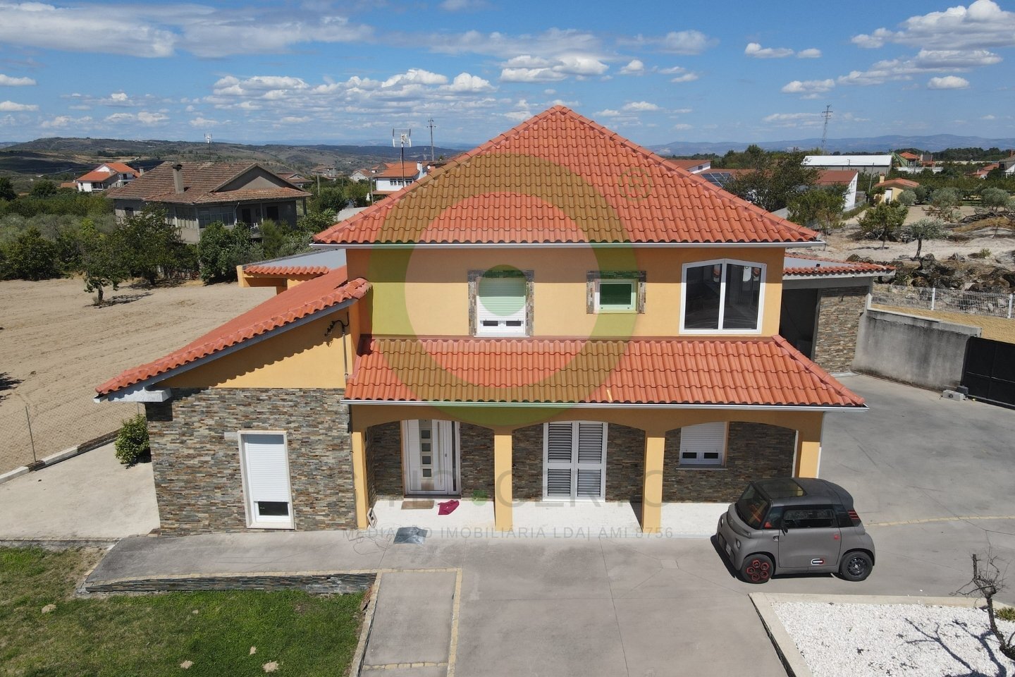 https://images.crm360.pt/imoveis/3yvk82/foto_marca_agua/eudi2yxe9q72y6guv6it4f.jpg