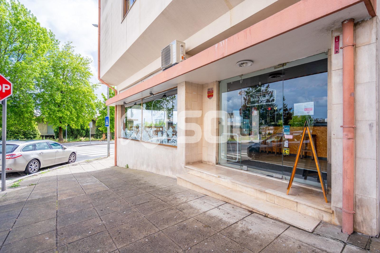 https://images.crm360.pt/imoveis/3yvx44/foto_marca_agua/u0x67jd8nm0xi2kitl9sdj.jpg