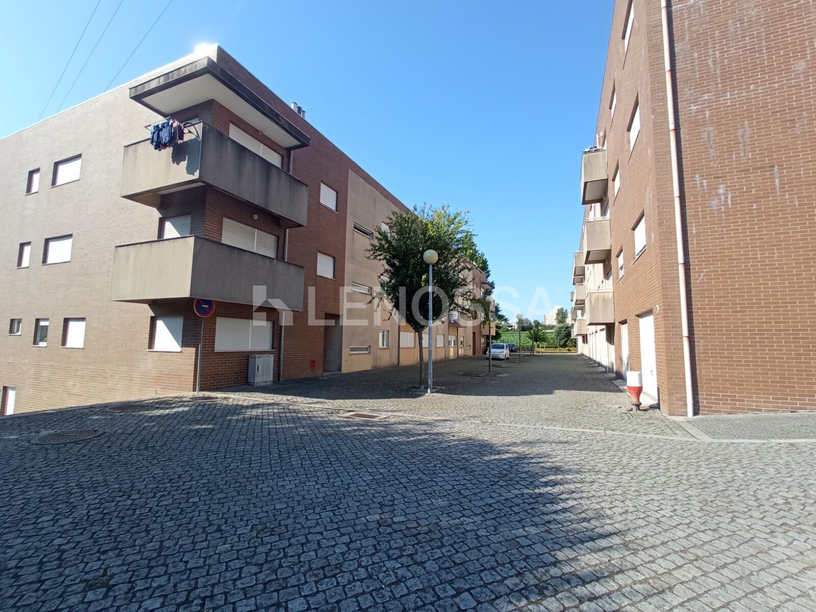 https://images.crm360.pt/imoveis/j0pqm4/foto_marca_agua/wqmq81oslofexm1vntb75.jpeg