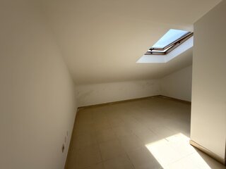 f94we4a27cmp9b9y5306z.jpg