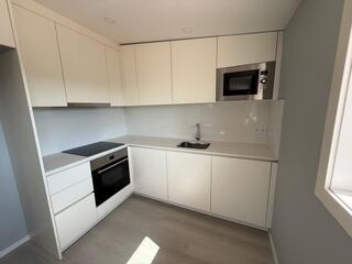 vg83v7dut8203h41d9off.jpg