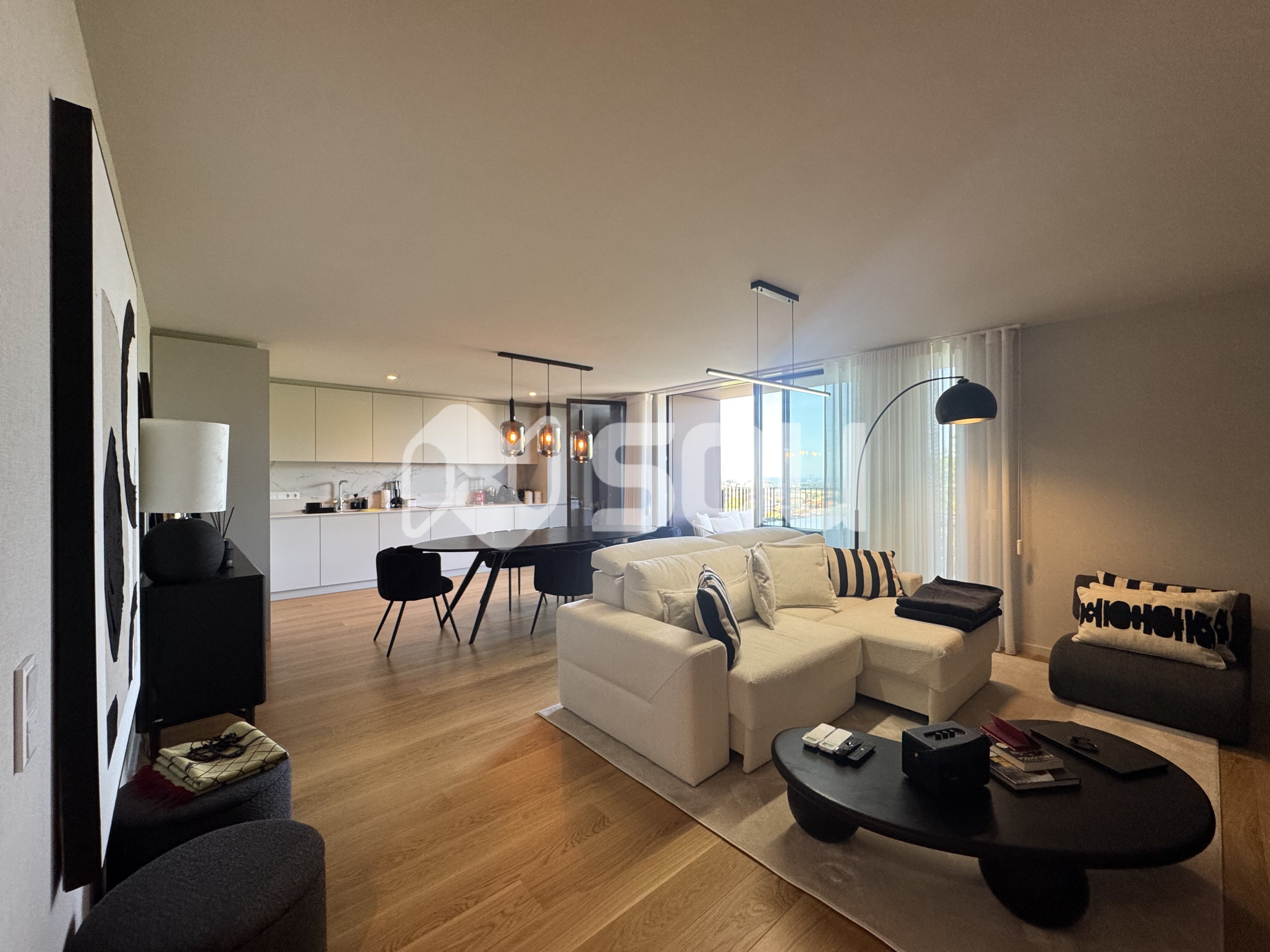 https://images.crm360.pt/imoveis/j88r2g/foto_marca_agua/108o39wcqrd3yivdt5ow4t.jpeg