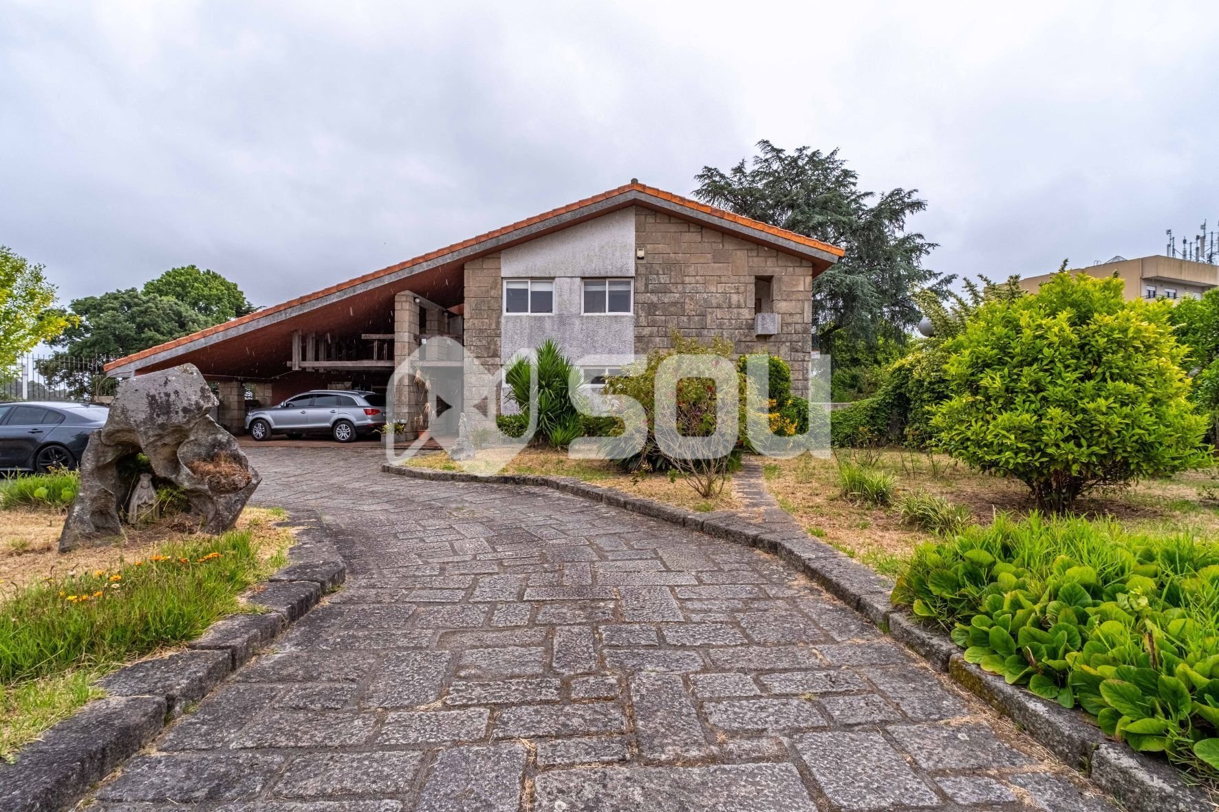 https://images.crm360.pt/imoveis/j9vvqd/foto_marca_agua/kr2l08yoj9dejp0gkkqqo.jpg