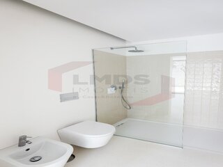 fxmrneogxknr30u55oi6jo.jpg