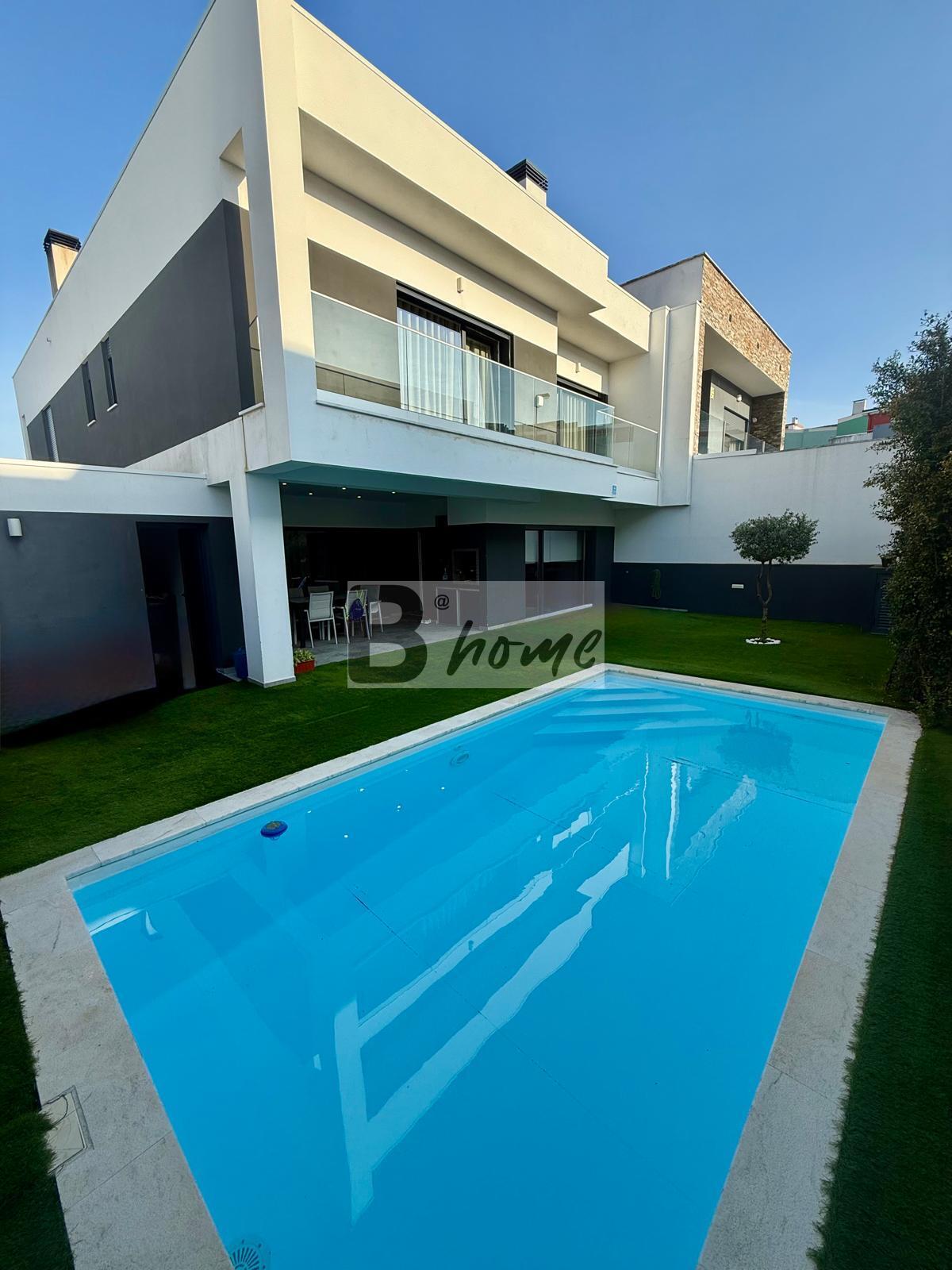 House T4