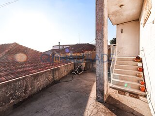 gy5iee56b9w7by62kjxfcp.jpg