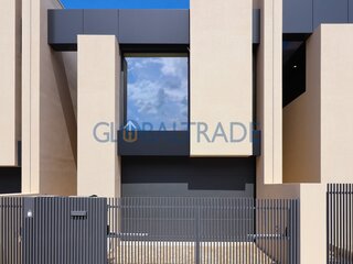 y635p0eknqeg9it46onub.jpg