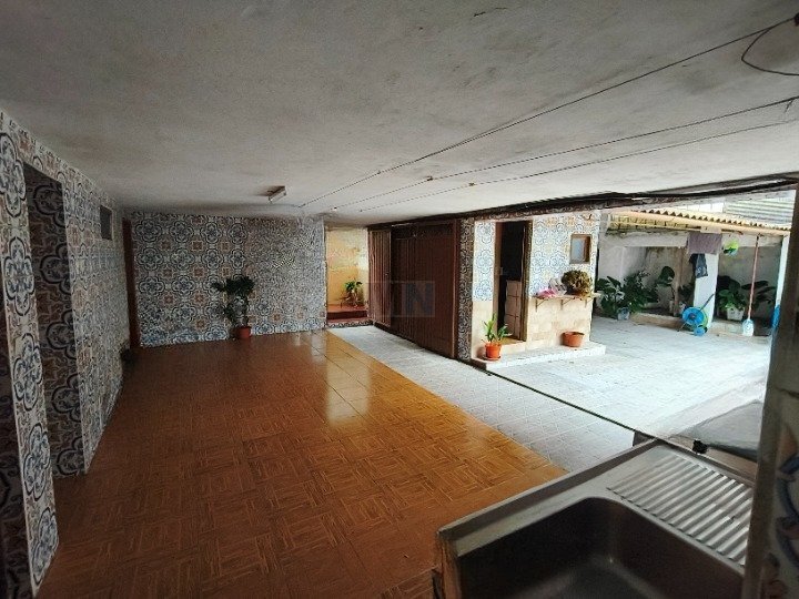 House T4