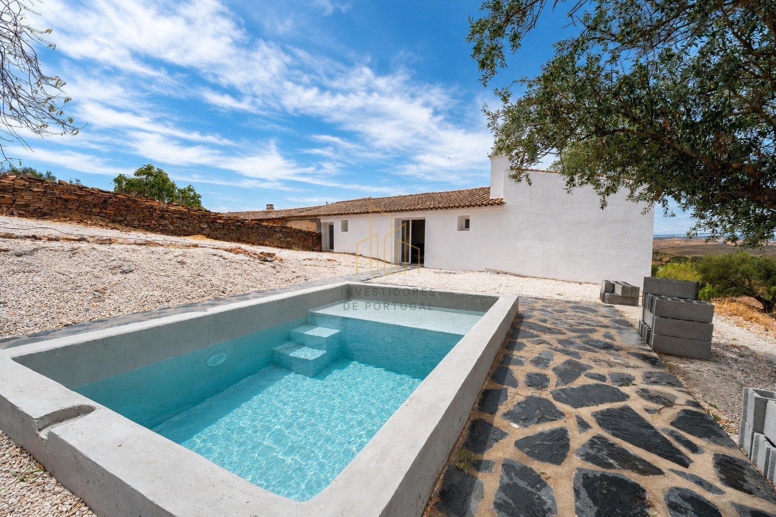 https://images.crm360.pt/imoveis/w1rpd0/foto_marca_agua/hgk0zvico563jm4sdsiuv3.jpeg