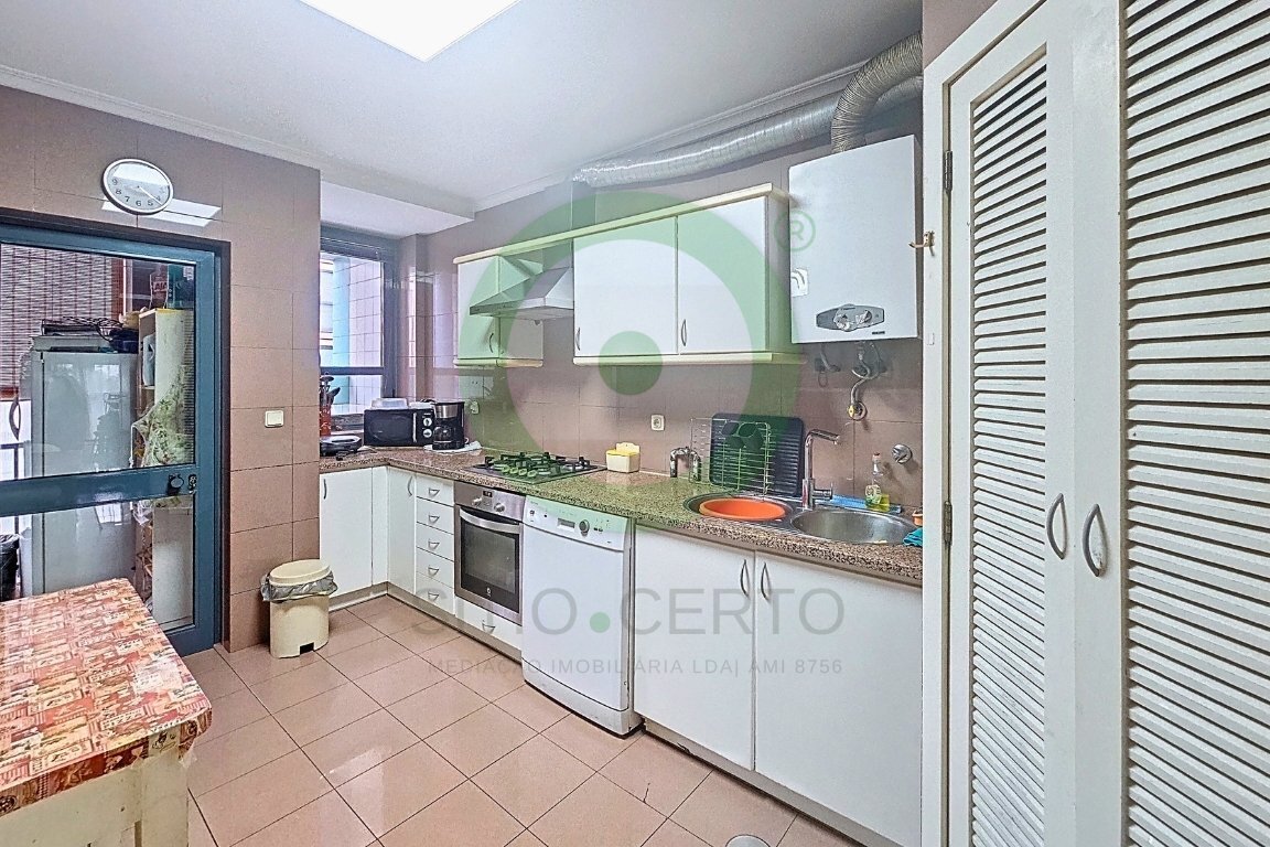 https://images.crm360.pt/imoveis/w1rv2o/foto_marca_agua/7k8pohpzqqcczj6n572nw9.jpg