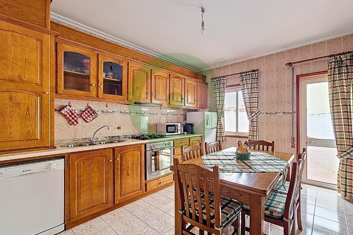 https://images.crm360.pt/imoveis/w1rvxk/foto_marca_agua/7s1hdno22lxswminzdgi1.jpg