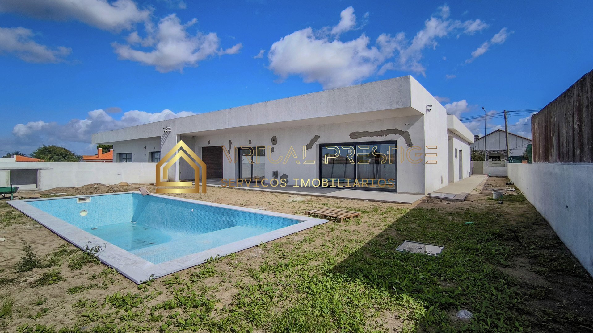 https://images.crm360.pt/imoveis/w2yq96/foto_marca_agua/jcjzlh8f98awmtrvnyp7qt.jpg