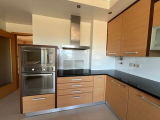 rv0epfqwt8529kr7j8z1a.jpg