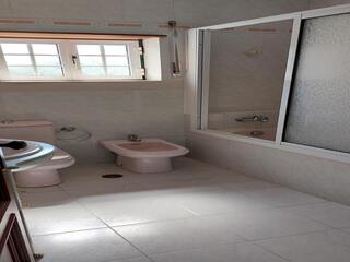 twhh3arq6s3oi9ad05a35.jpg