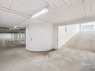 zfhimtml39cpvdtzz142r.jpg
