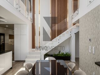 nvauygmxpjwe006v28t9.jpg