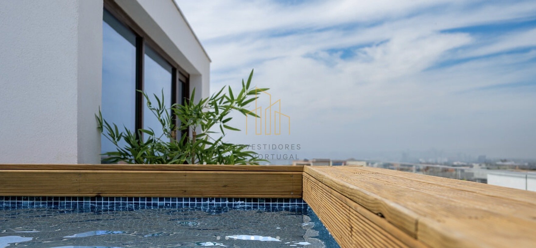 https://images.crm360.pt/imoveis/wg8x5m/foto_marca_agua/ied29bbwbnh2p7doig9vb.jpeg