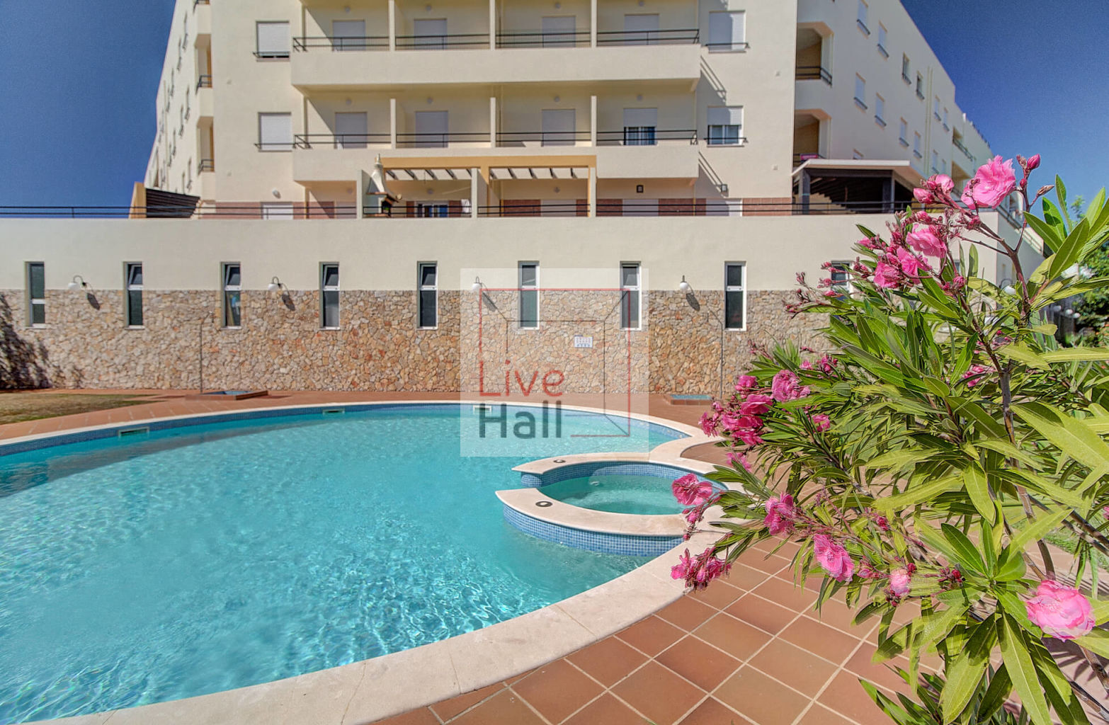 https://images.crm360.pt/imoveis/wg8y4n/foto_marca_agua/cyqgwna8lqvlsdzg6zqwoe.jpg