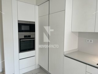 2lj1b82a5un4056d4ouiti.jpg