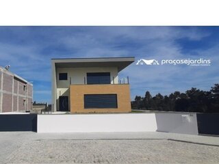 4giyb0w63zktv98x883sr.jpg