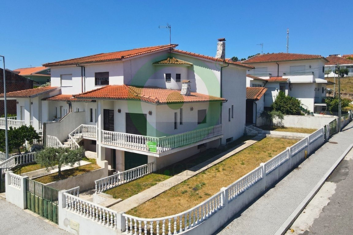 https://images.crm360.pt/imoveis/wlg5xq/foto_marca_agua/2deap9fak42rifr6urk5l.jpg