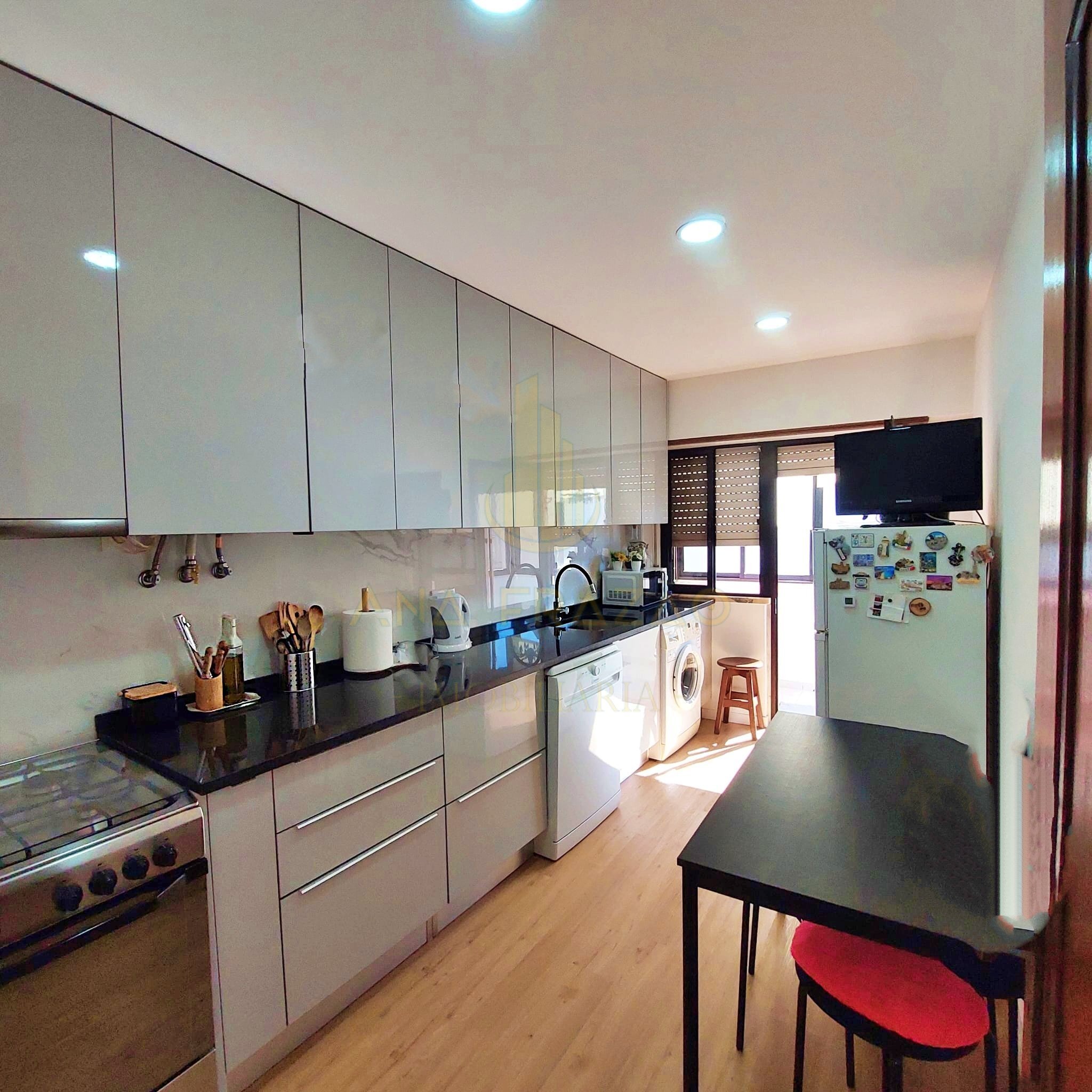 https://images.crm360.pt/imoveis/wm952e/foto_marca_agua/ix844xwchihp9xlv1pks.jpg
