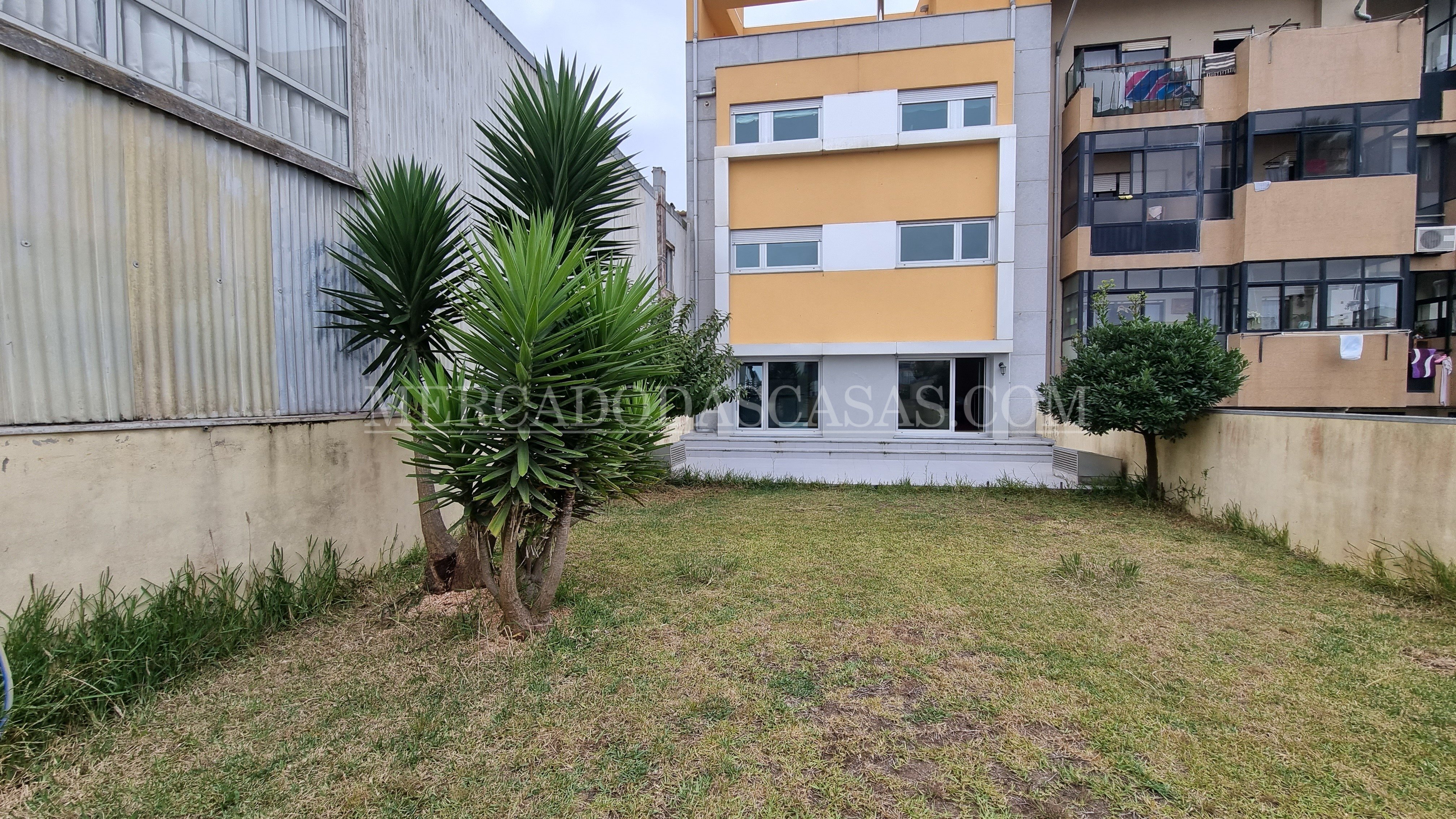 Apartamento T1 + 1