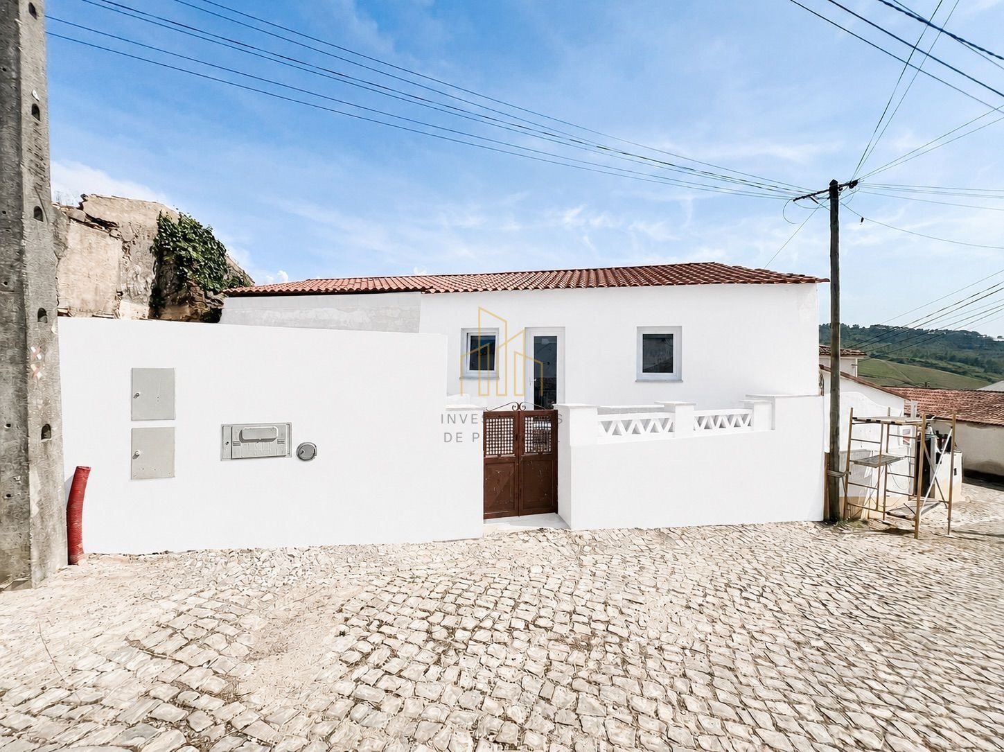 https://images.crm360.pt/imoveis/wn8d7z/foto_marca_agua/4djoj89zvcytg4tmleg27.jpeg