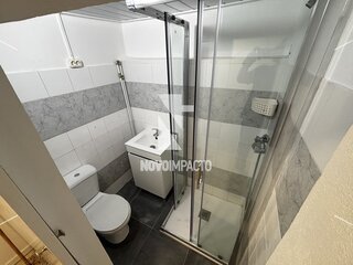 sb1251s28istzjthw65g7.jpg