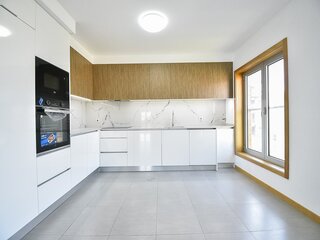 oal983tvi5iy4ag305e5.jpg