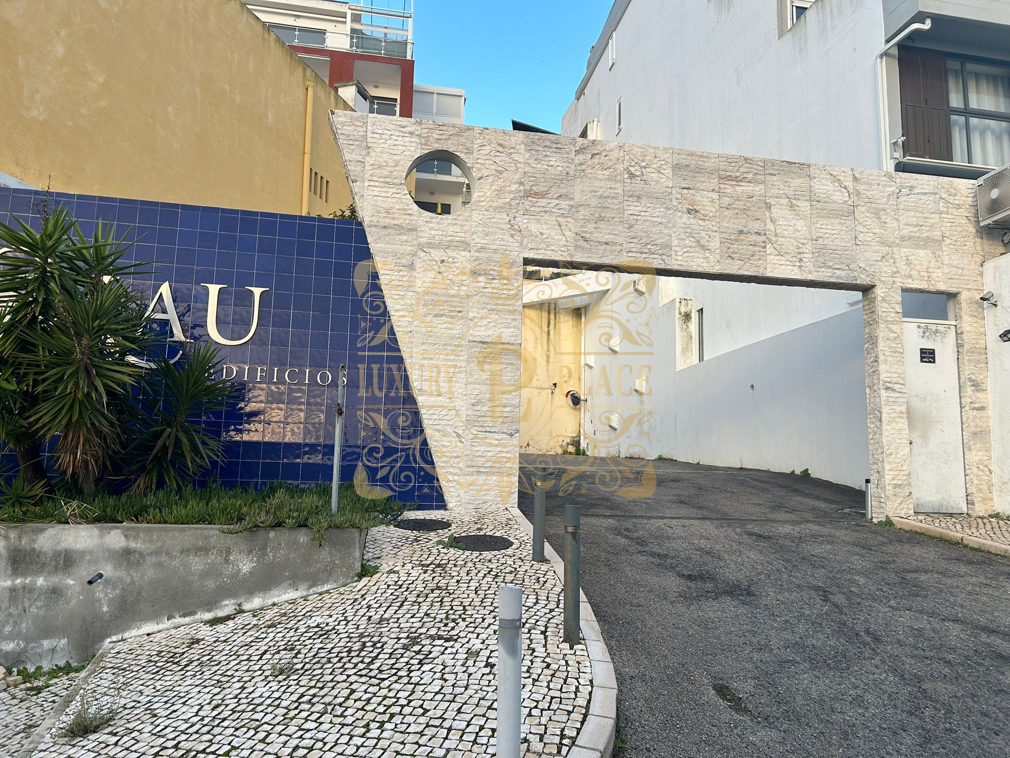 Lugar De Garagem Para 2 Carros Em Sesimbra