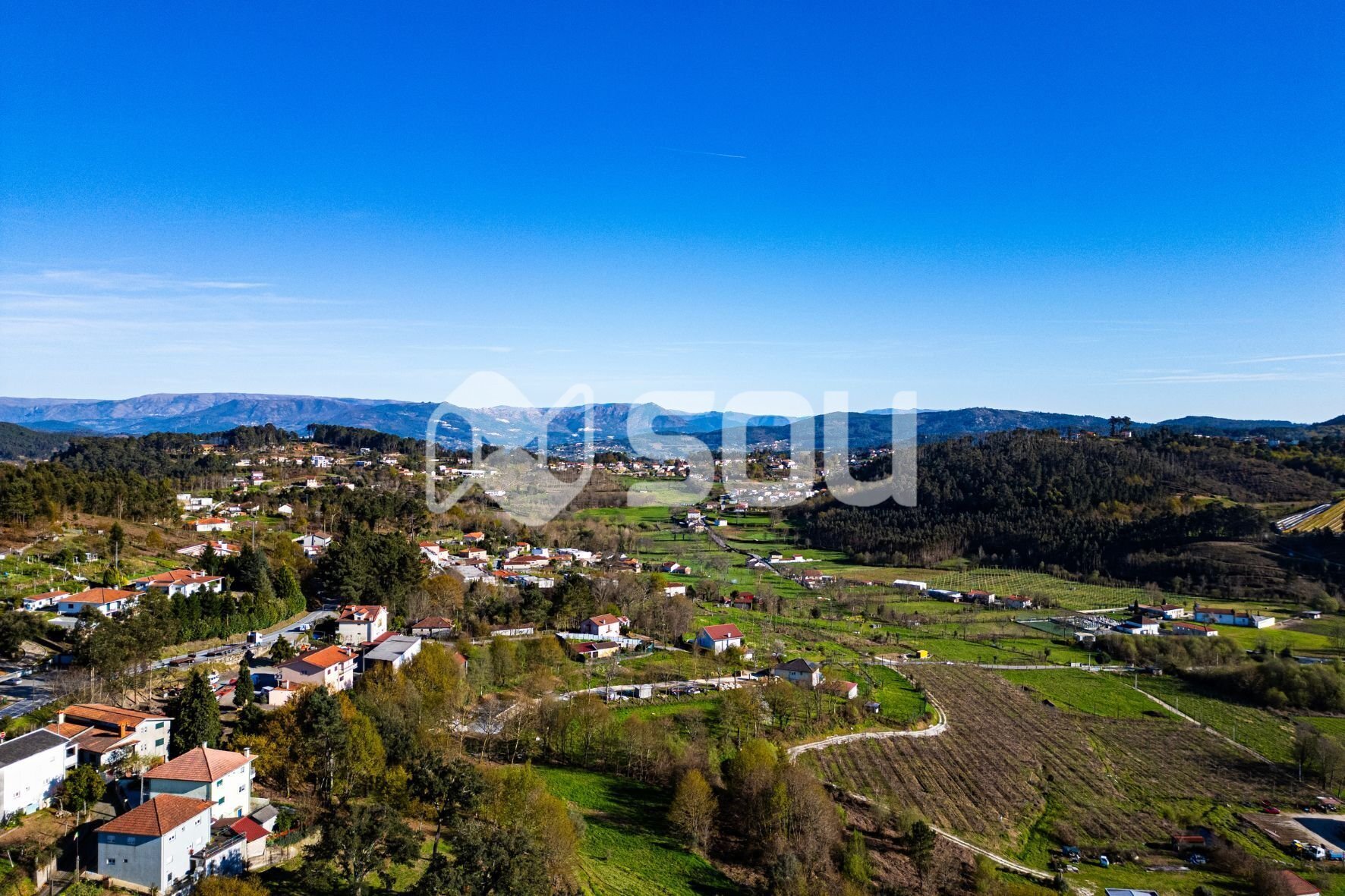 https://images.crm360.pt/imoveis/wzvq8e/foto_marca_agua/s1kruqdxjz3si9hbhfdns.jpg